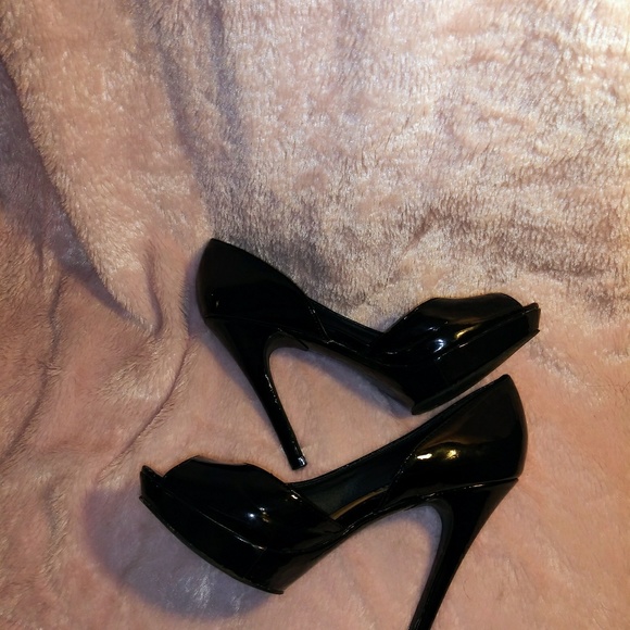 High heels - Picture 3 of 5
